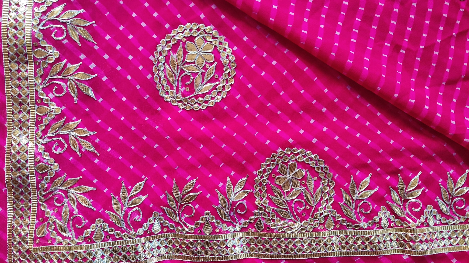 Pink Lahariya Saree